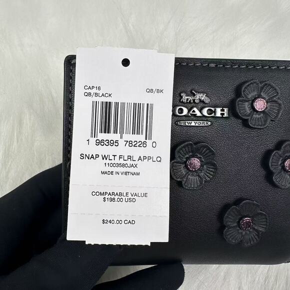 Coach Snap Wallet With Floral Applique In Smooth Leather/Gunmetal/Black CAP16 - Picture 5 of 6